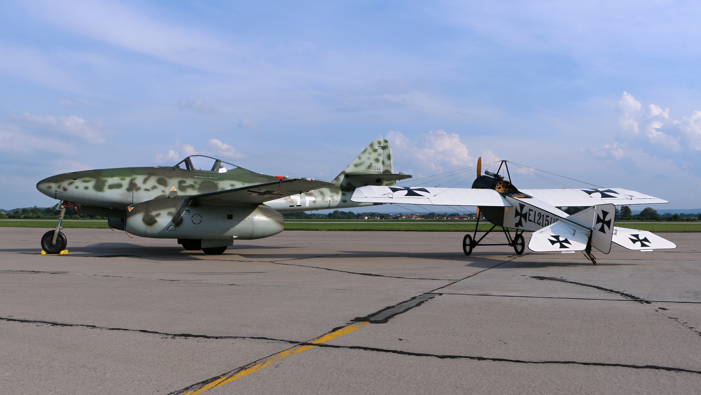 Pfalz vs Me262
