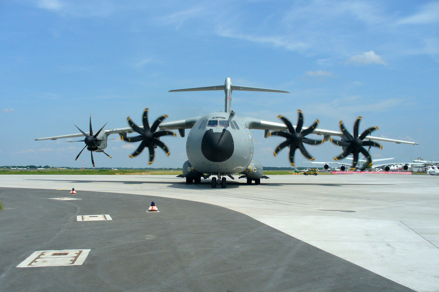 A400M (F-WWMT)