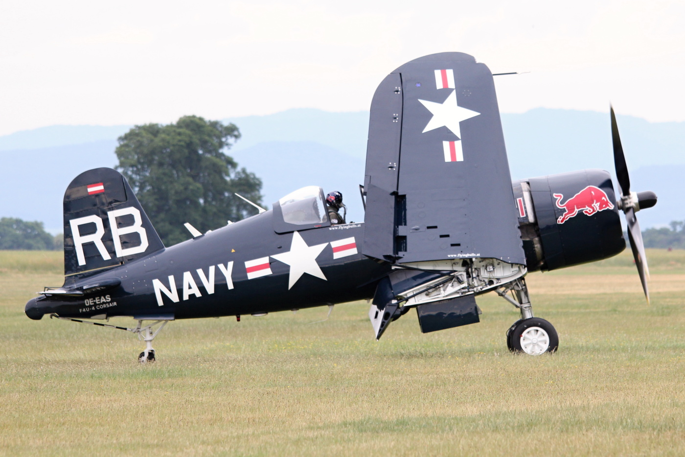 Vought F4U-4 Corsair
