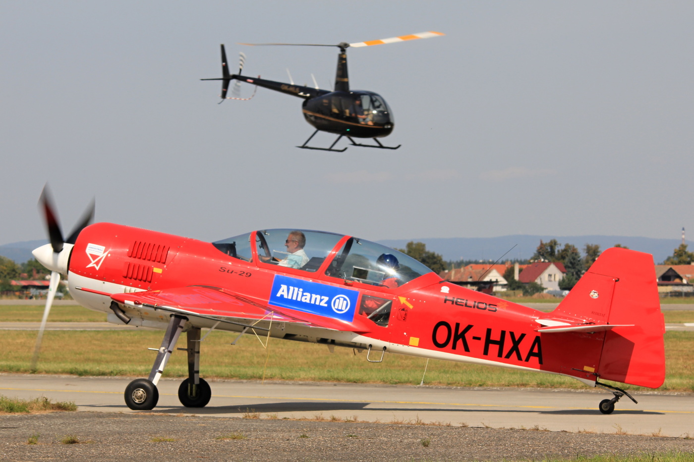 Su-29 a R-44