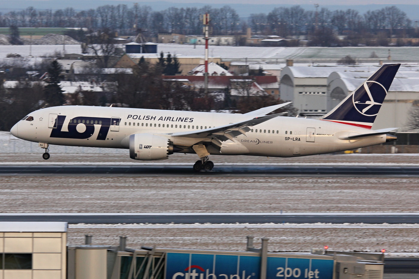 B787 LOT